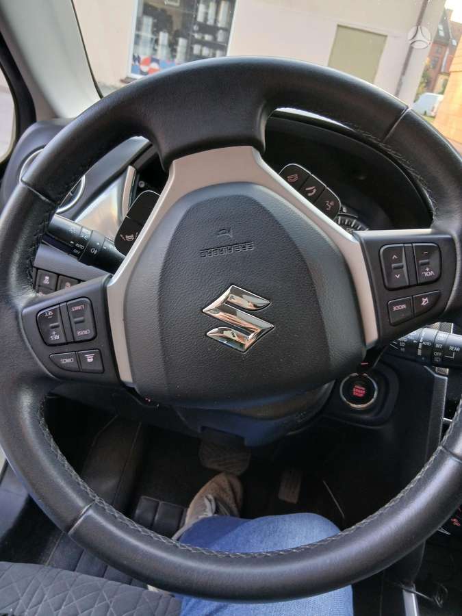Suzuki Vitara, 1.4 l., Хэтчбек