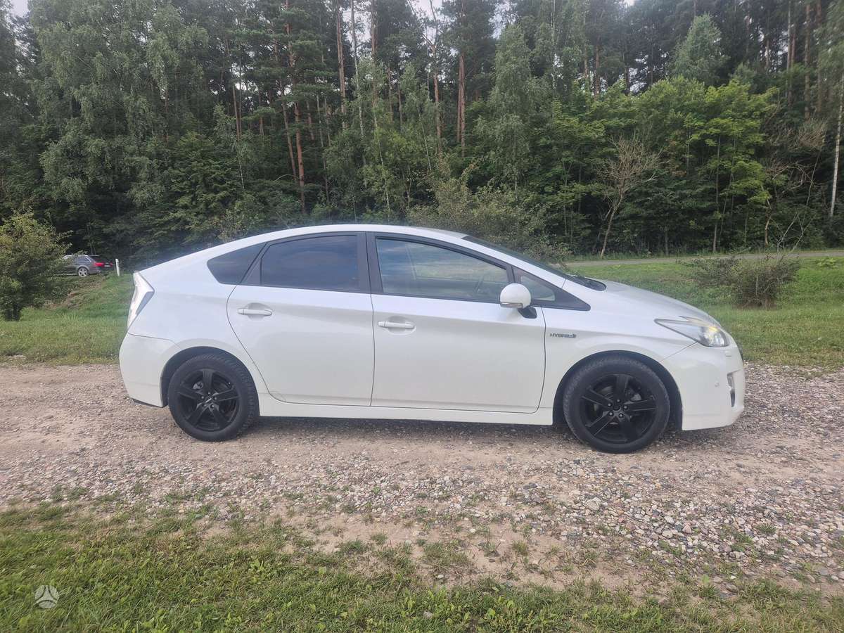 Toyota Prius - 3