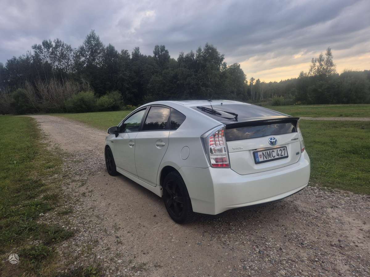 Toyota Prius - 5