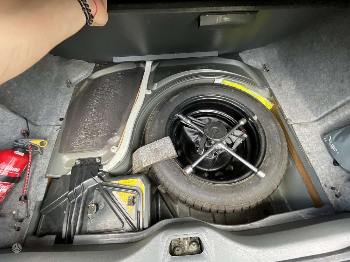 Volvo S60, 2.4 l., Седан