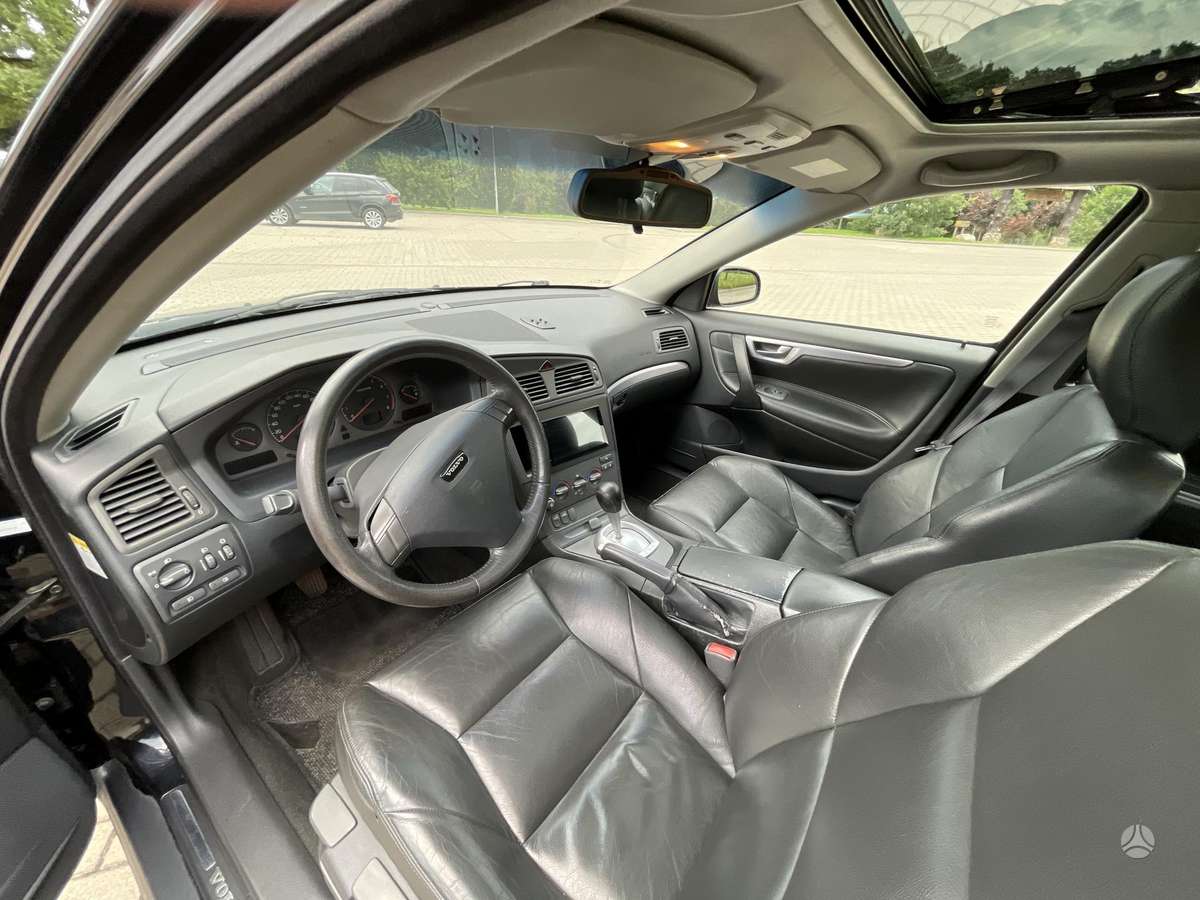 Volvo S60, 2.4 l., Седан