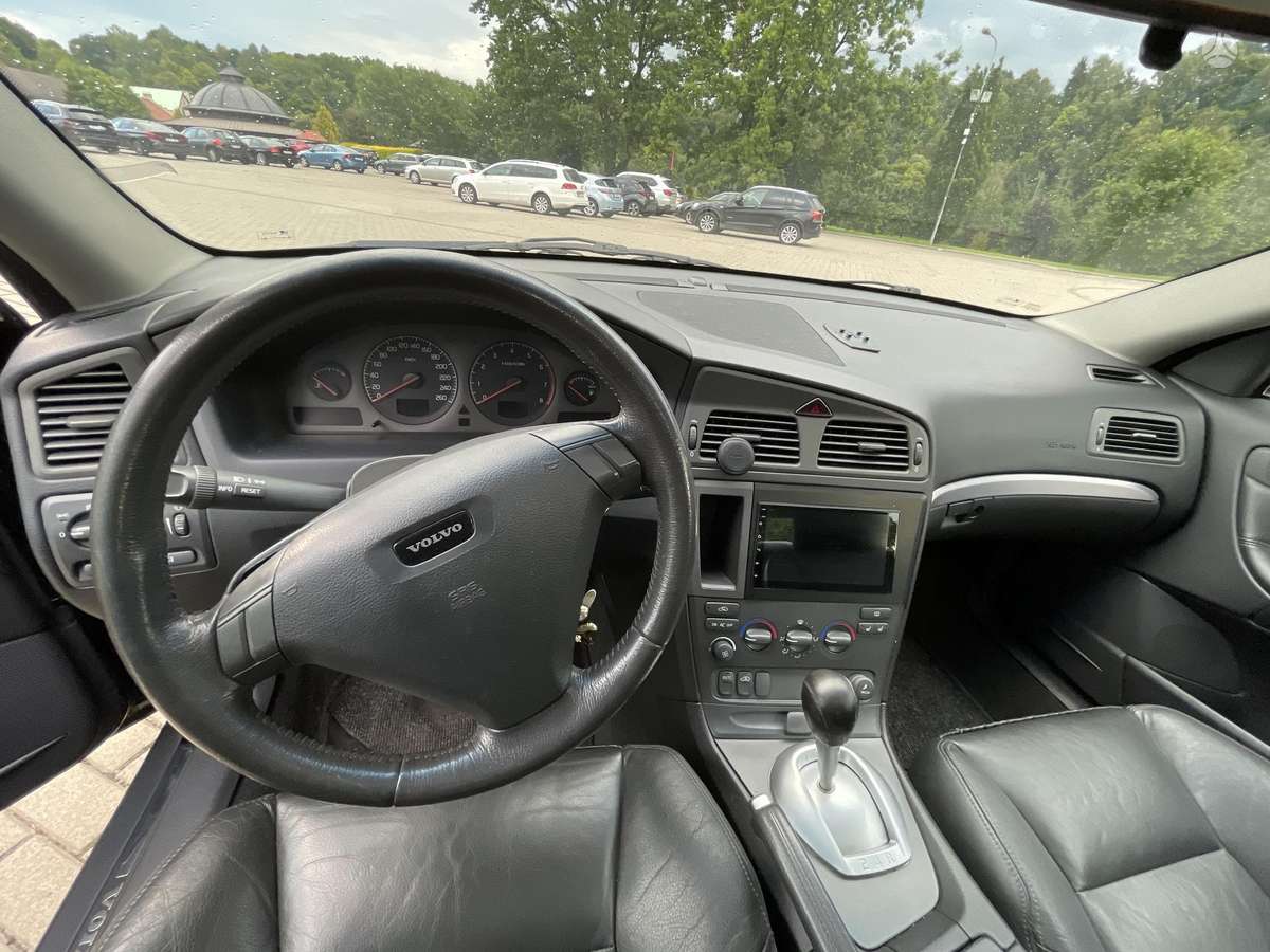 Volvo S60, 2.4 l., Седан