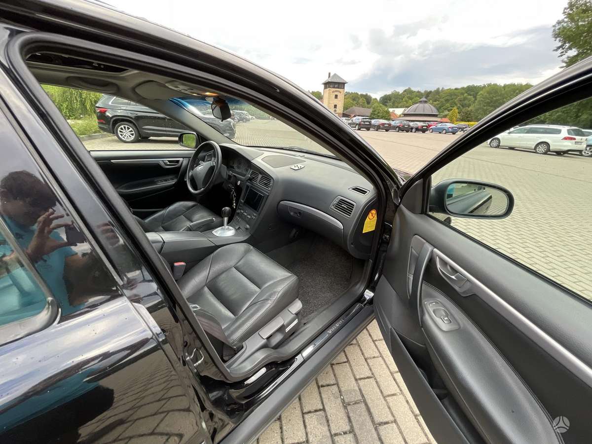 Volvo S60, 2.4 l., Седан