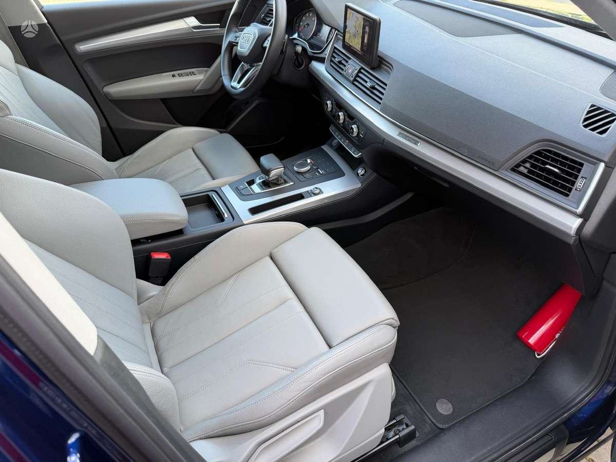 Audi Q5, 2.0 l., Внедорожник / Кроссовер