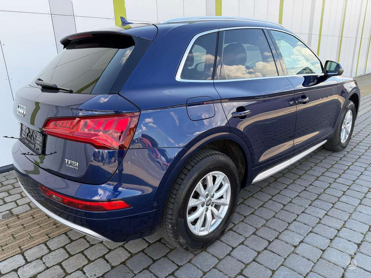 Audi Q5, 2.0 l., Внедорожник / Кроссовер
