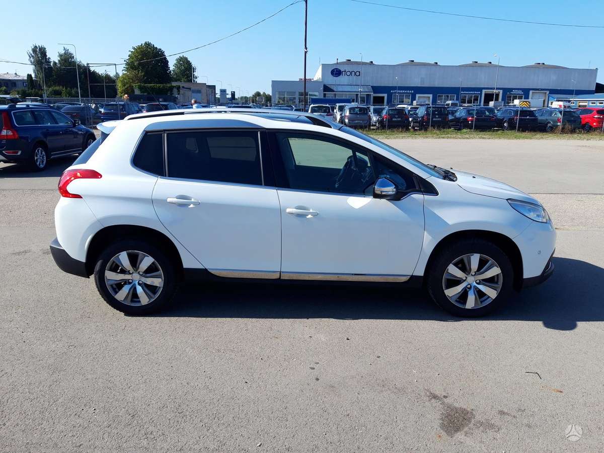 Peugeot 2008, 1.2 l., Минивэн