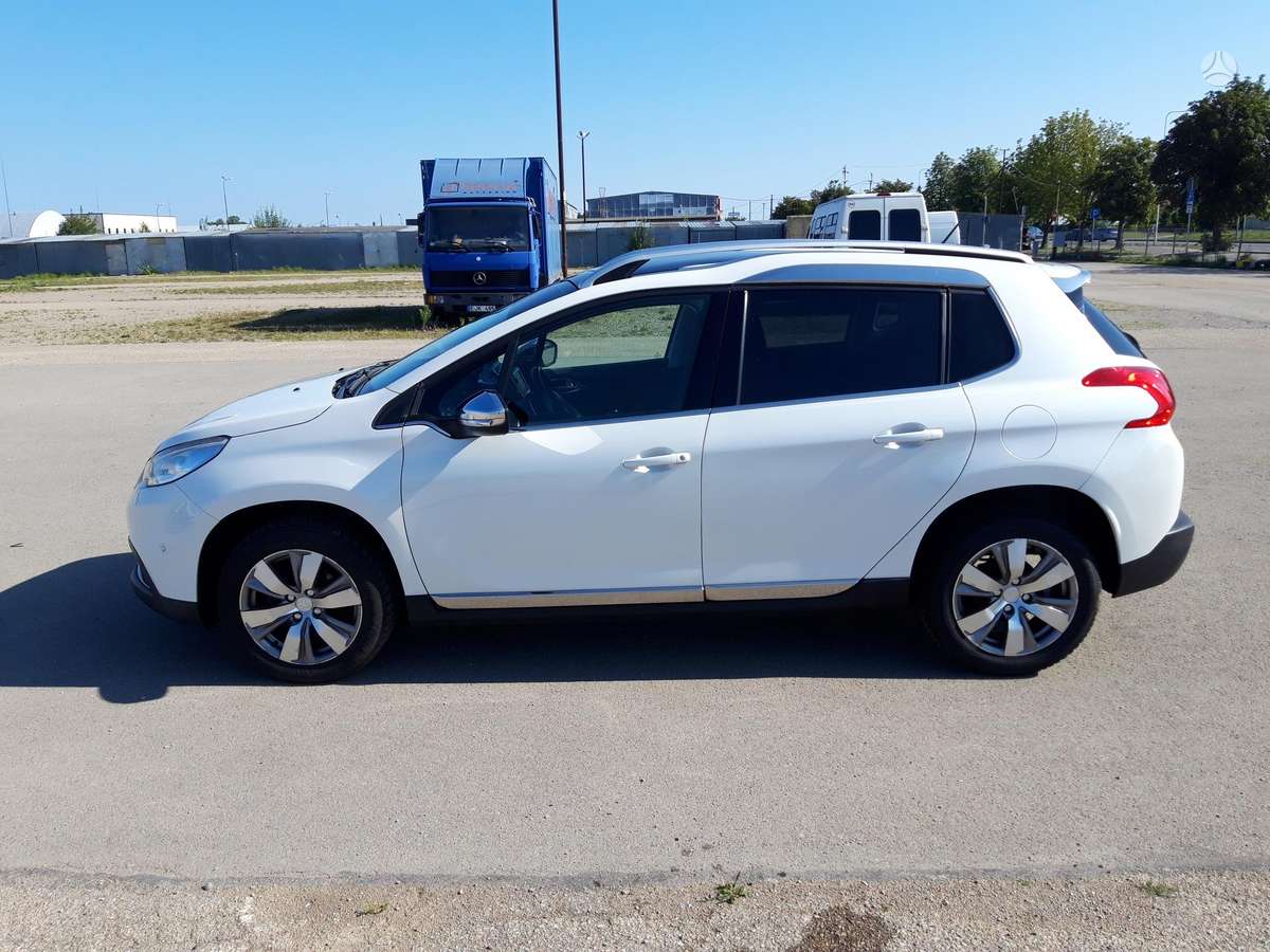 Peugeot 2008, 1.2 l., Минивэн