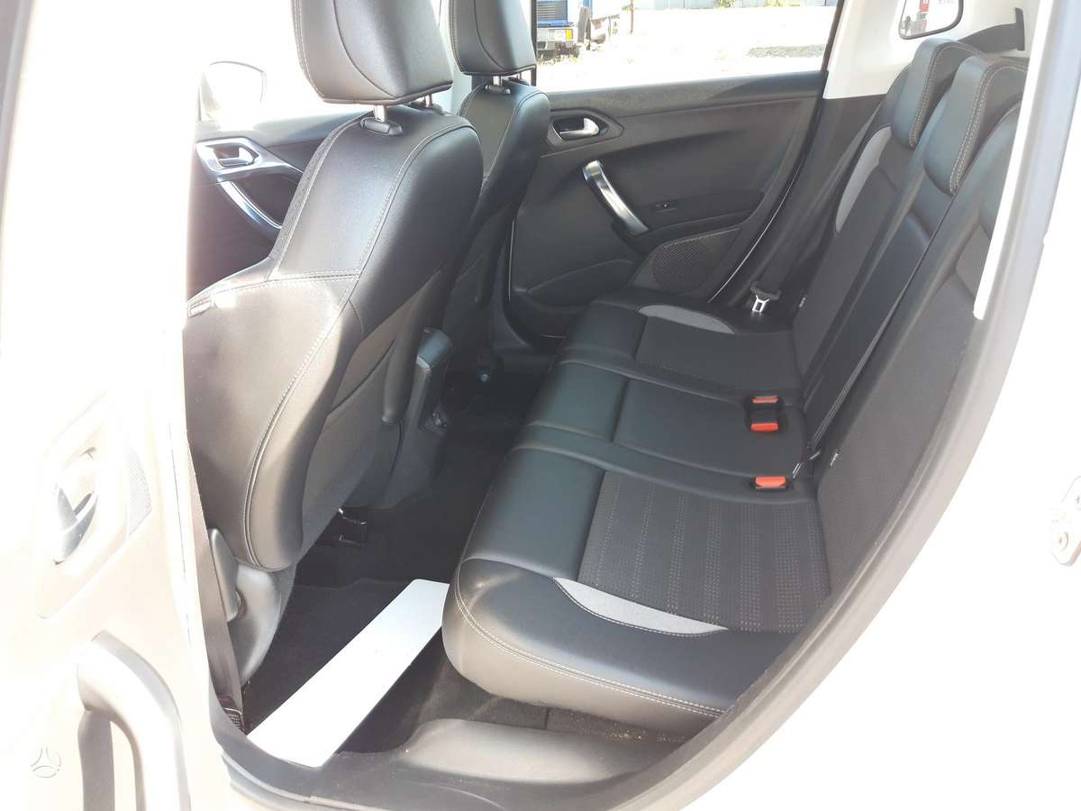 Peugeot 2008, 1.2 l., Минивэн