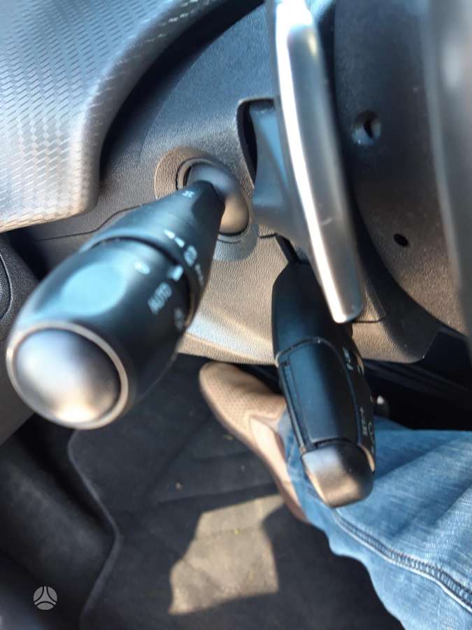 Peugeot 2008, 1.2 l., Минивэн