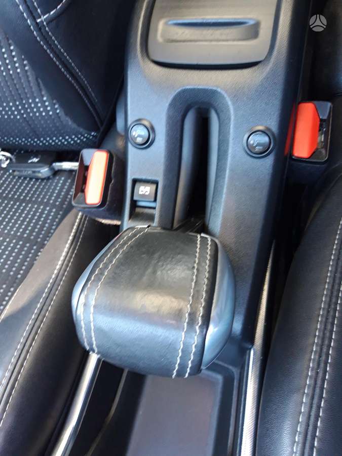 Peugeot 2008, 1.2 l., Минивэн