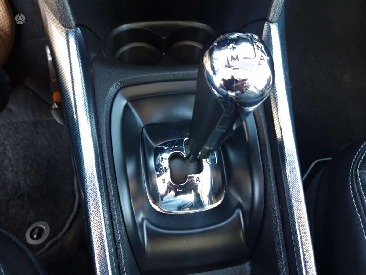 Peugeot 2008, 1.2 l., Минивэн