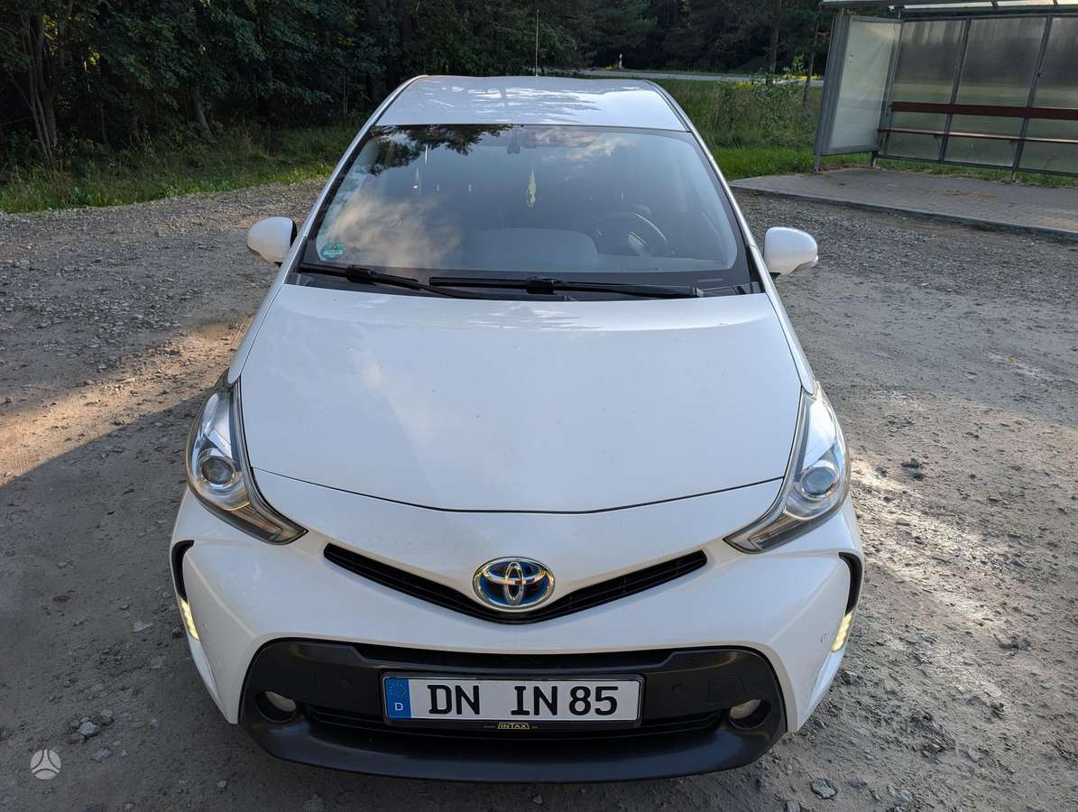 Toyota Prius+ - 1