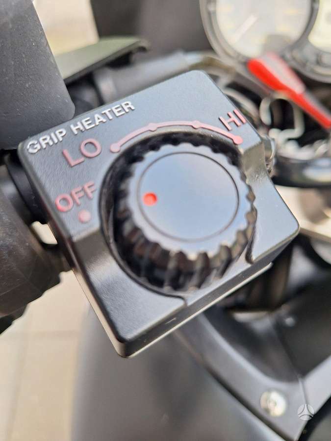 Suzuki DL (V-Strom) 645cc, enduro / adventure
