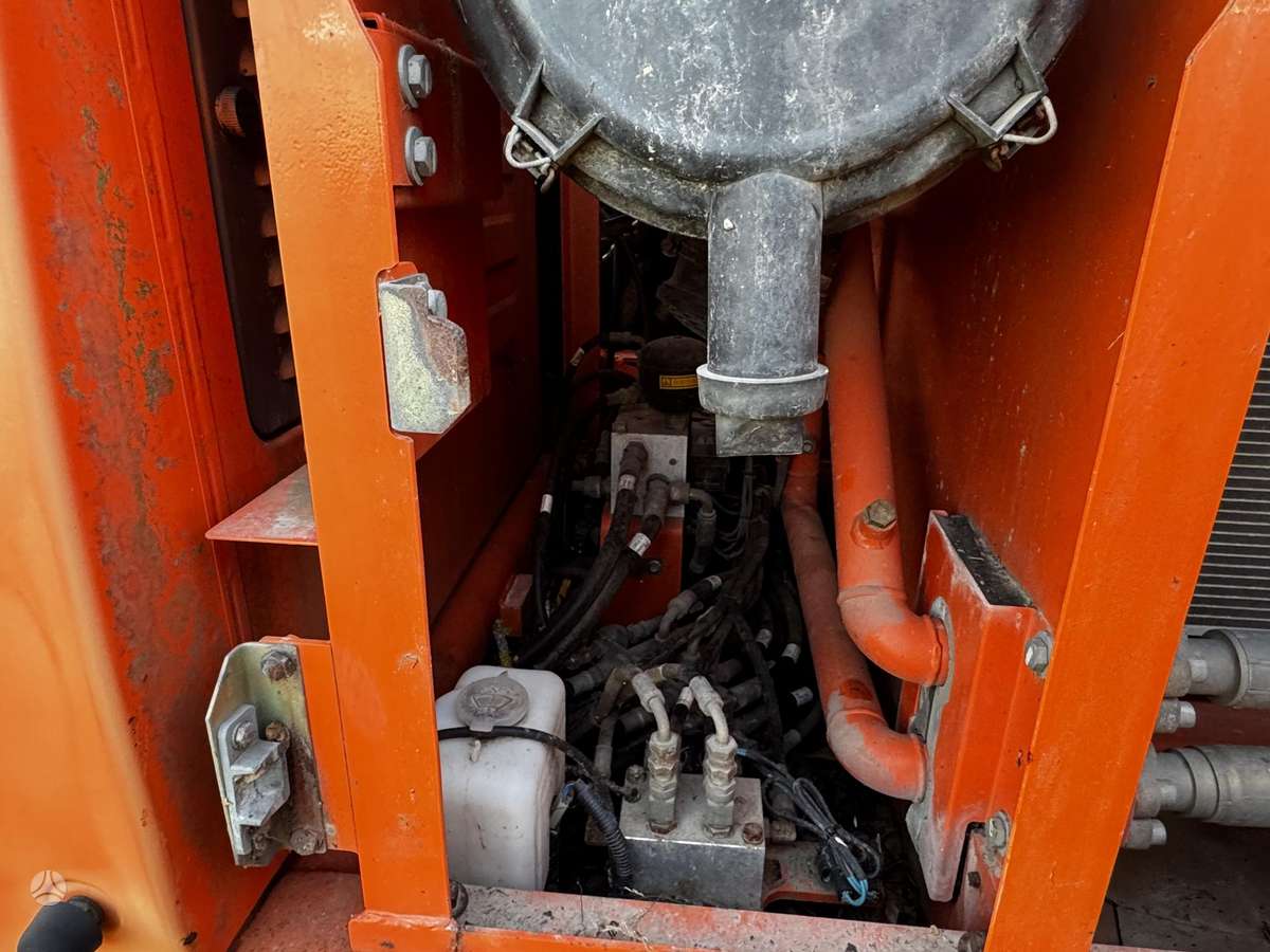 Doosan DX140LC, excavator