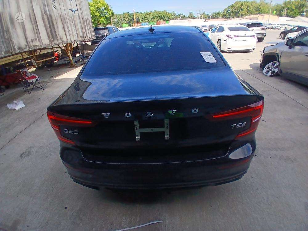 Volvo S60, 2.0 l., Седан