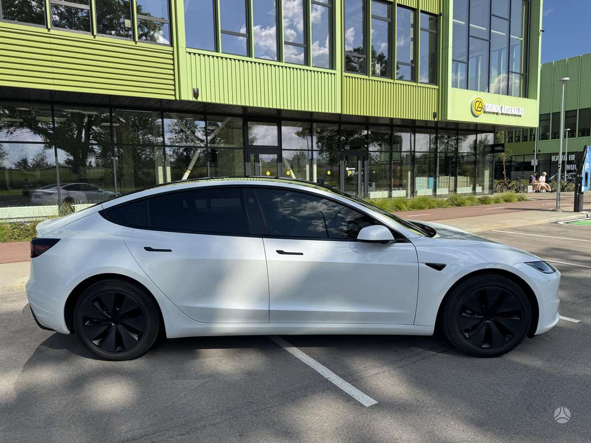 Tesla Model 3, 60 кВт·ч, Седан