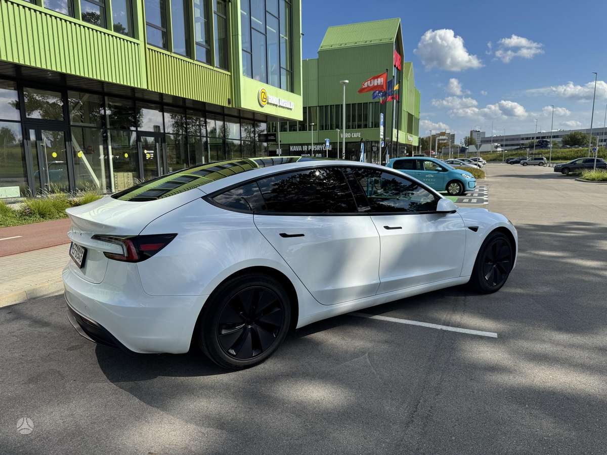 Tesla Model 3, 60 кВт·ч, Седан