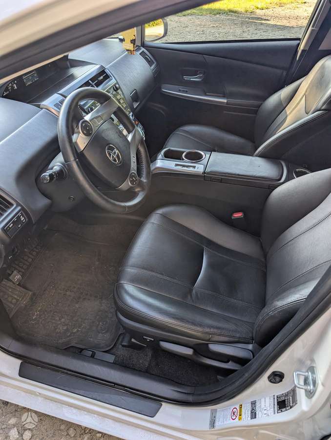 Toyota Prius+ - 11