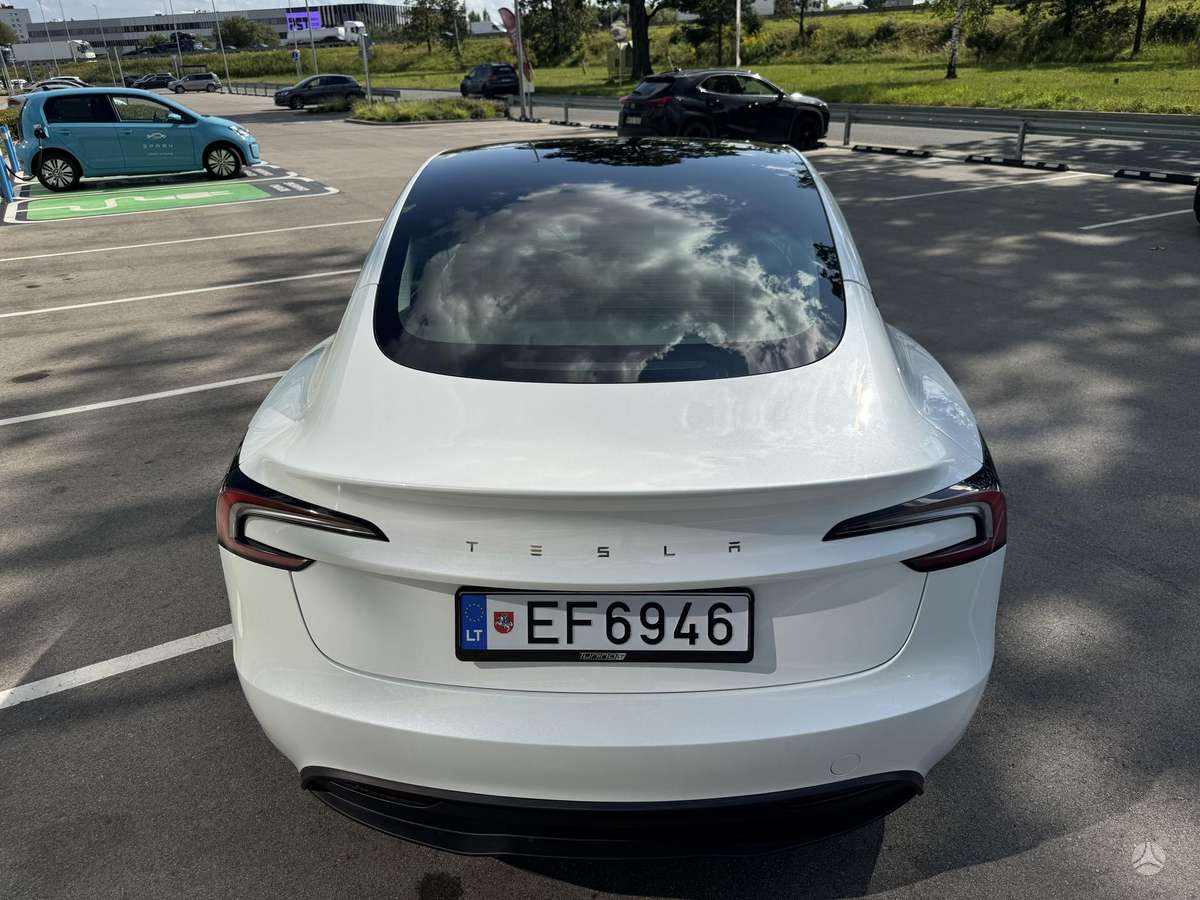 Tesla Model 3, 60 кВт·ч, Седан