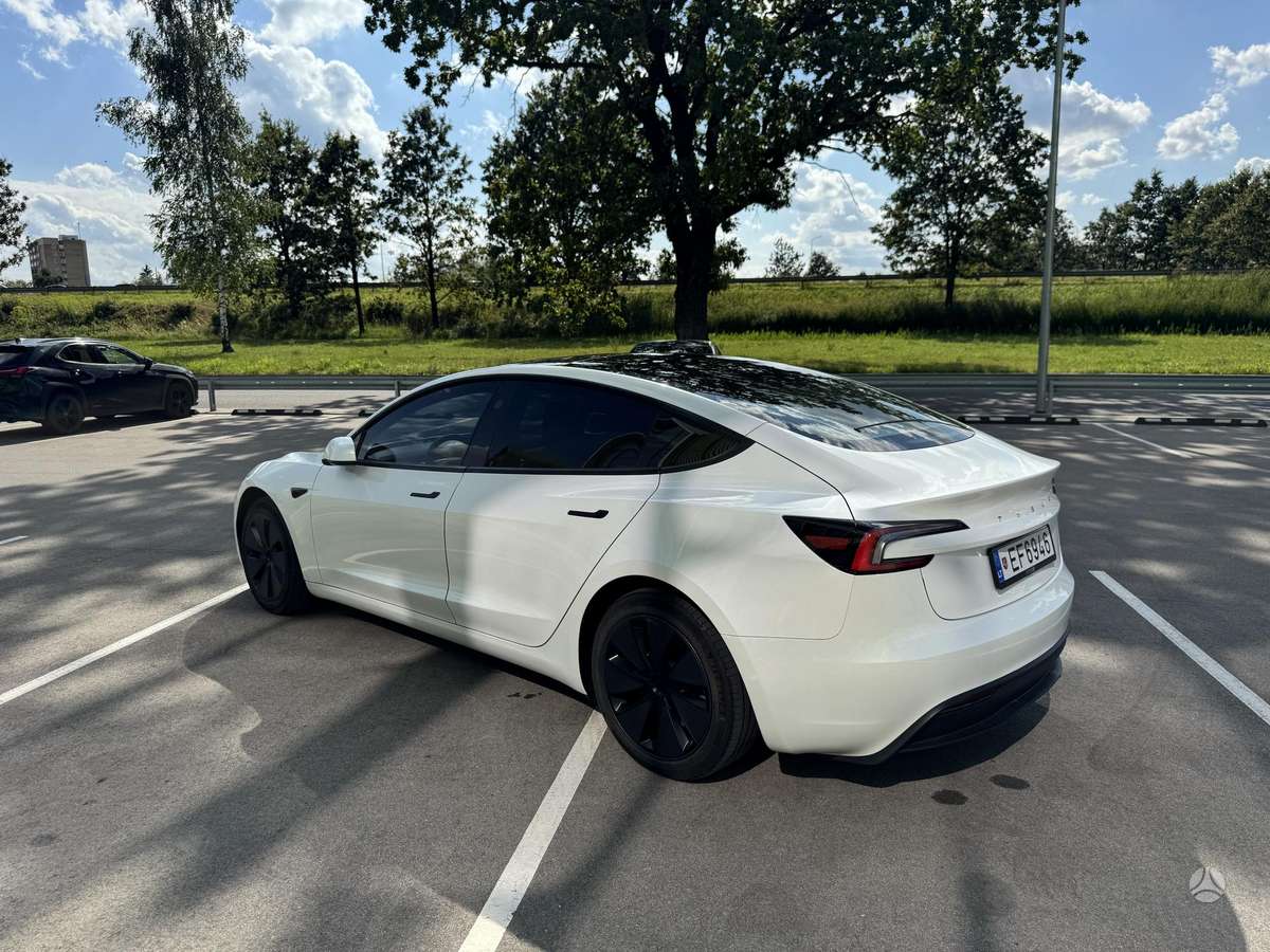 Tesla Model 3, 60 кВт·ч, Седан