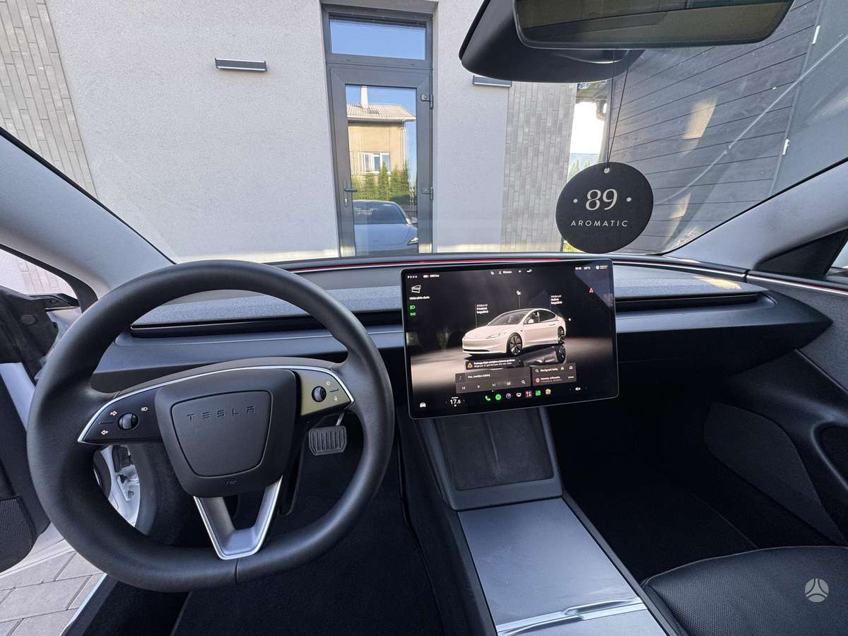 Tesla Model 3, 60 кВт·ч, Седан