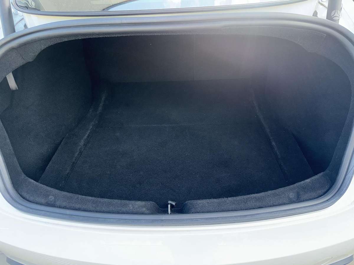 Tesla Model 3, 60 кВт·ч, Седан