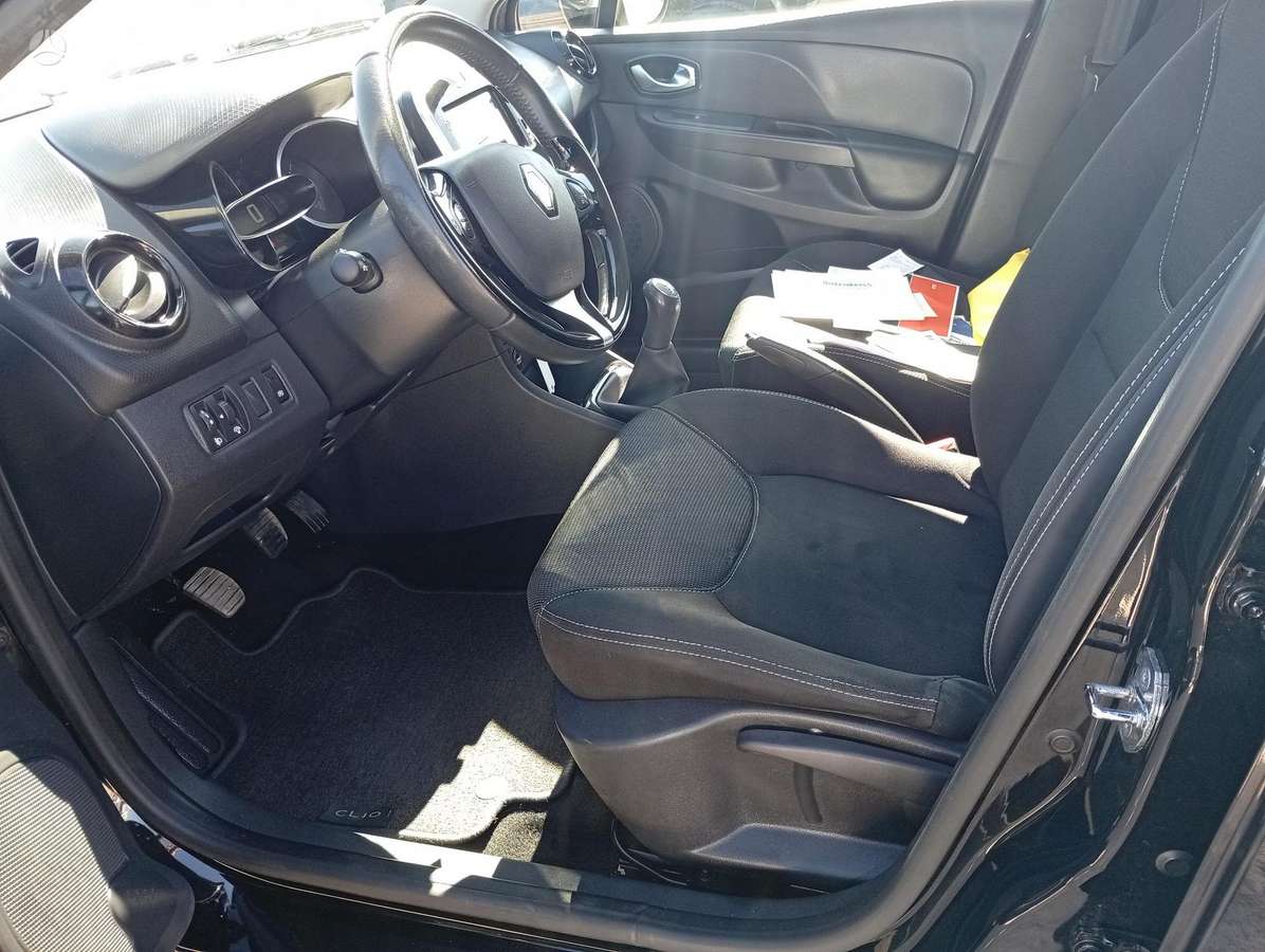 Renault Clio - 8