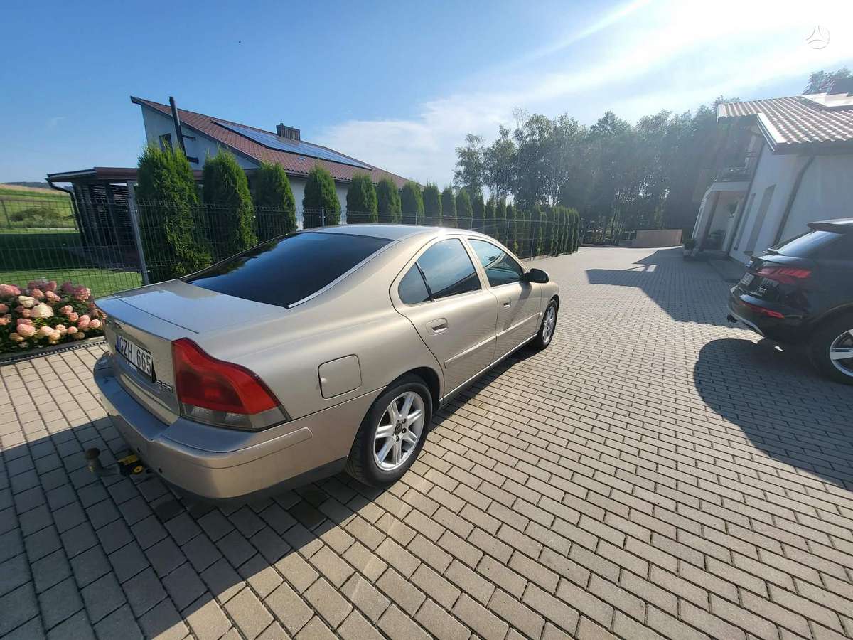 Volvo S60, 2.4 l., Седан