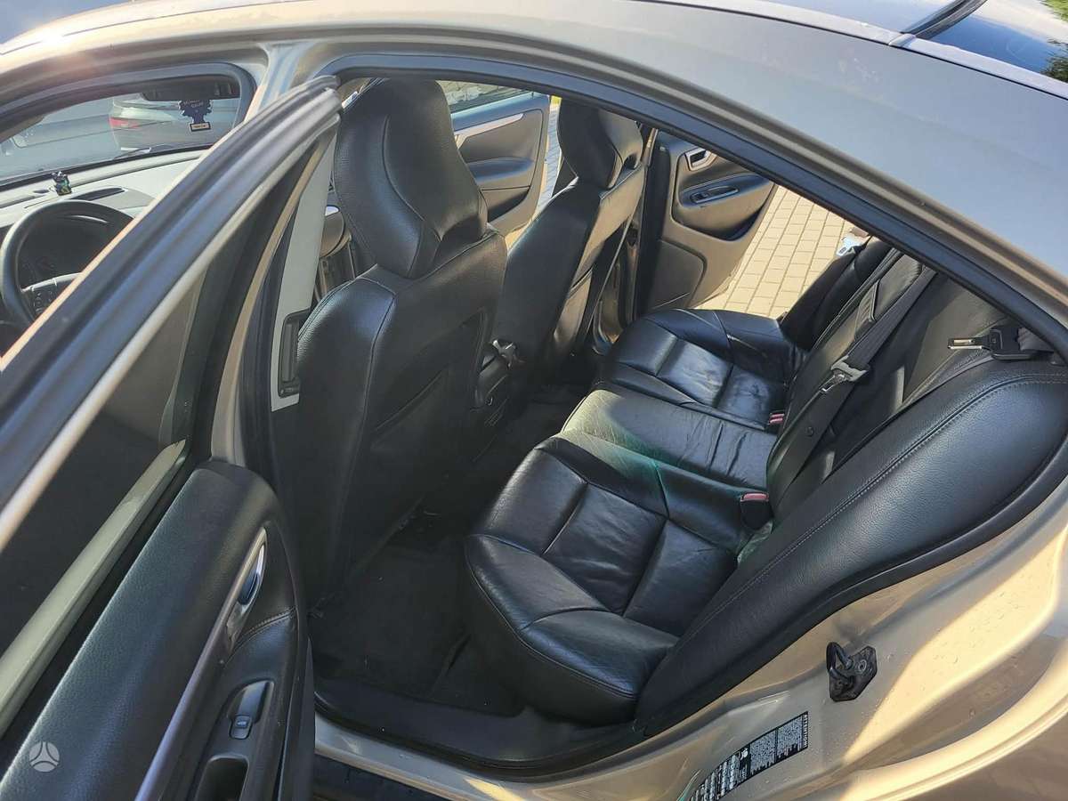 Volvo S60, 2.4 l., Седан