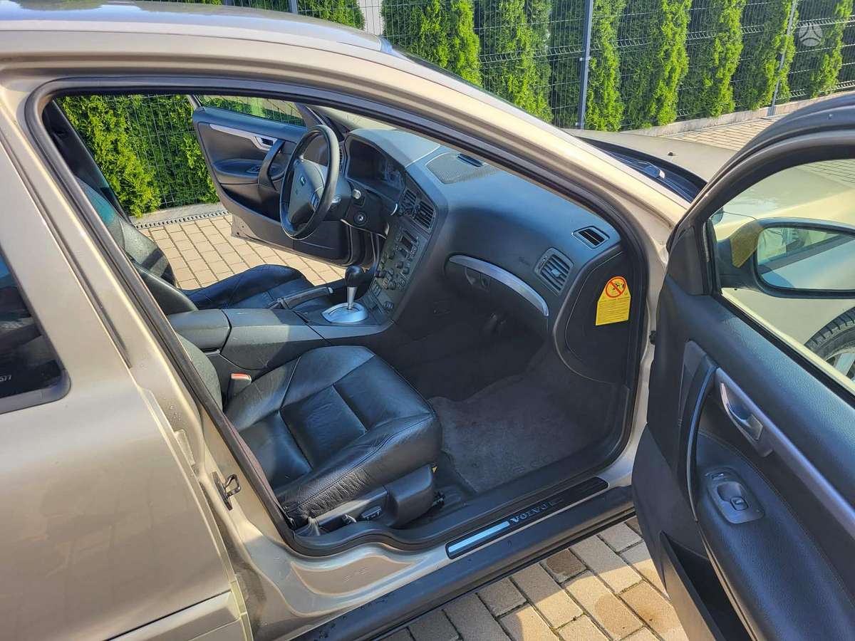 Volvo S60, 2.4 l., Седан