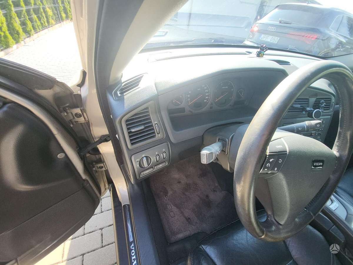 Volvo S60, 2.4 l., Седан