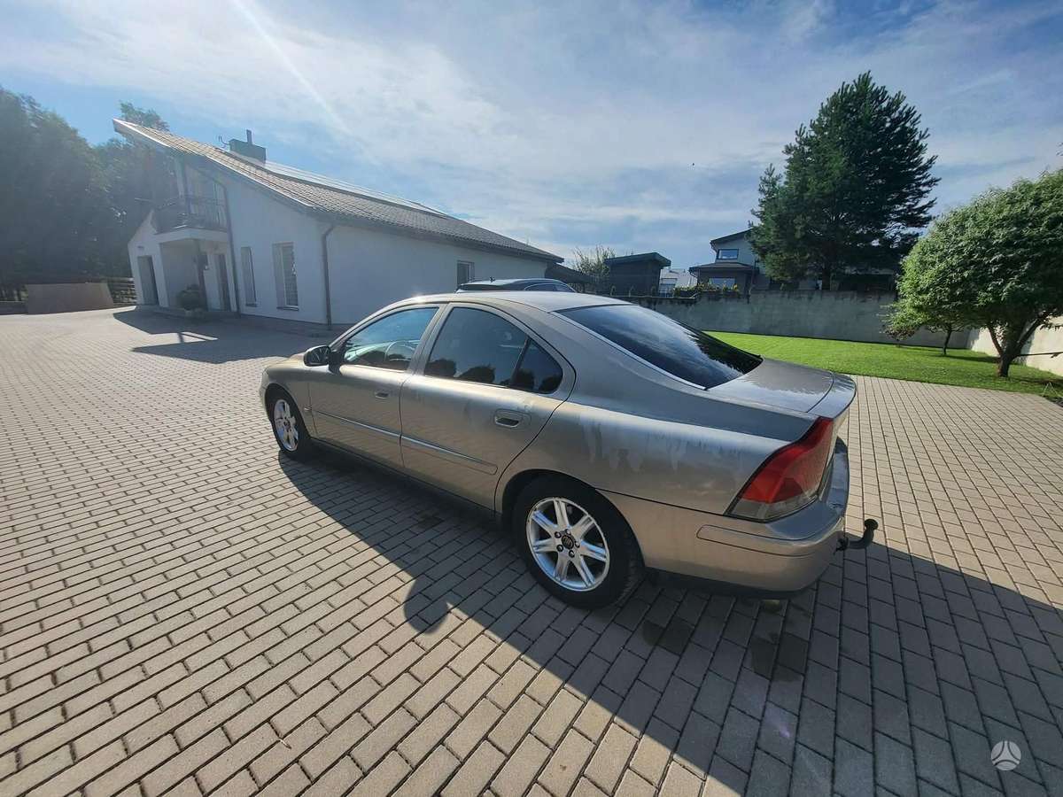 Volvo S60, 2.4 l., Седан