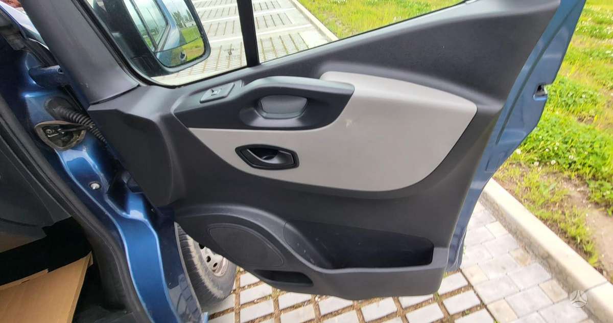 Renault Trafic - 12