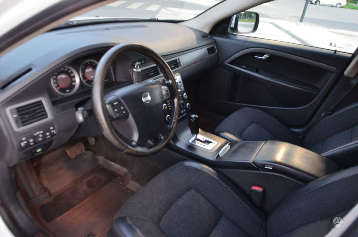 Volvo XC70, 2.4 l., wagon