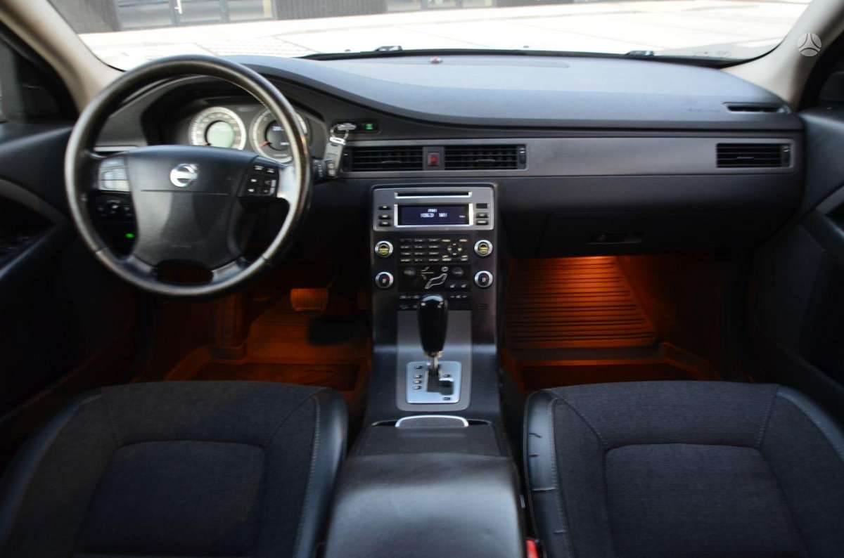 Volvo XC70, 2.4 l., wagon