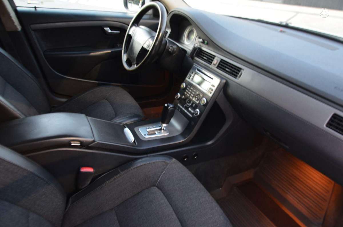 Volvo XC70, 2.4 l., wagon