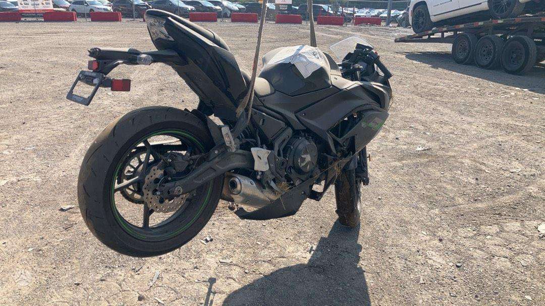 Kawasaki EX 650cc, superbikes