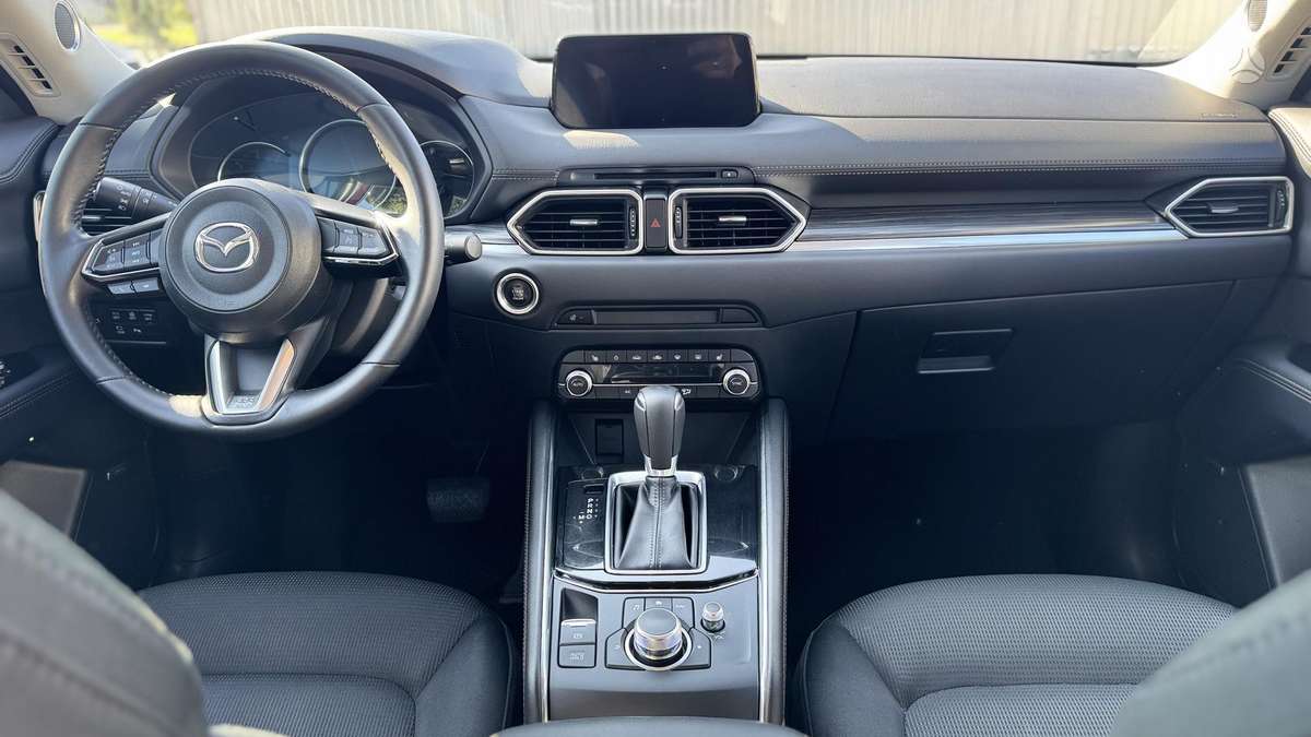 Mazda CX-5, 2.2 l., off-road / crossover