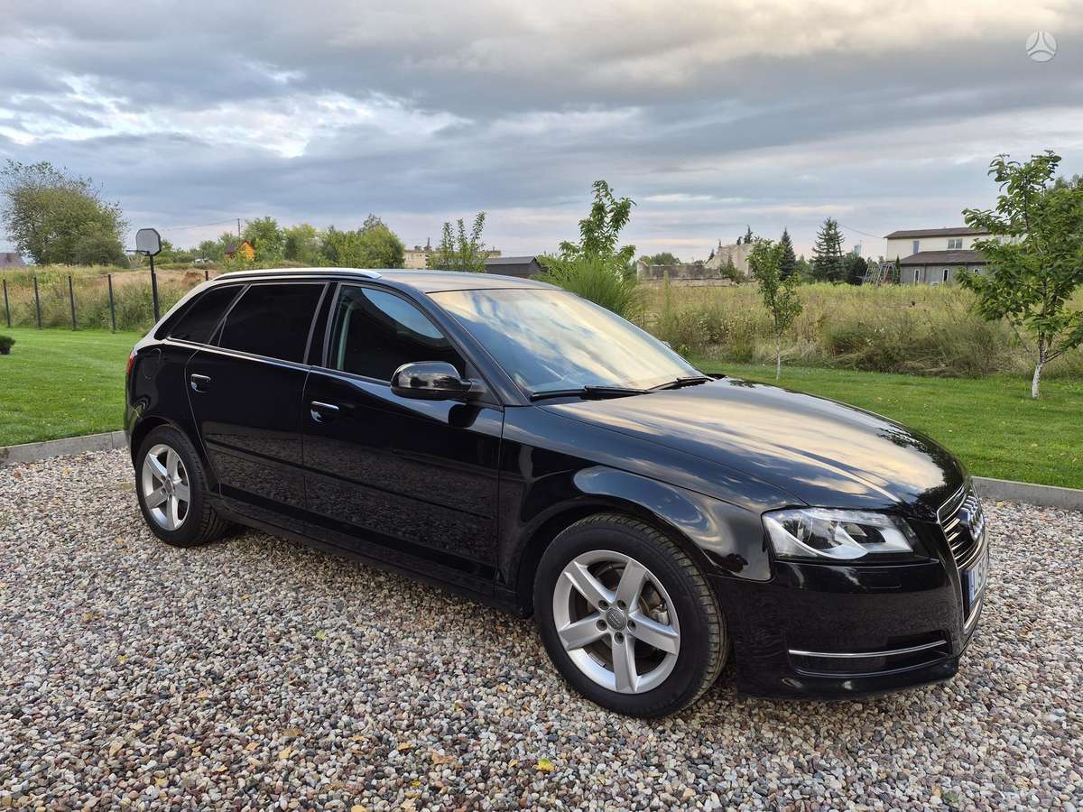Audi A3, 1.6 l., hatchback