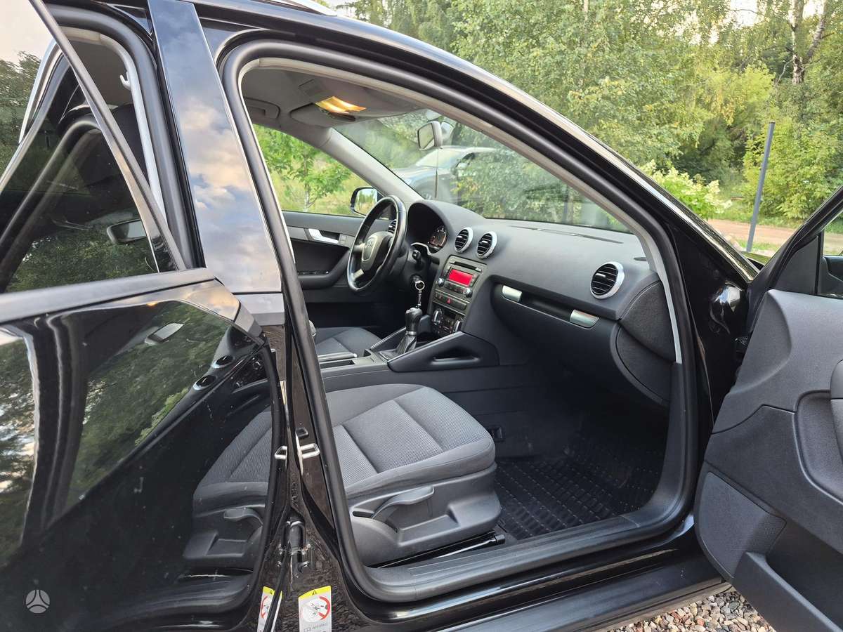 Audi A3, 1.6 l., hatchback