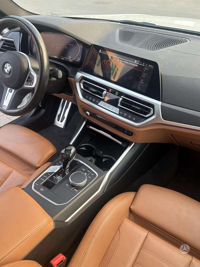 BMW 330, 2.0 l., Седан