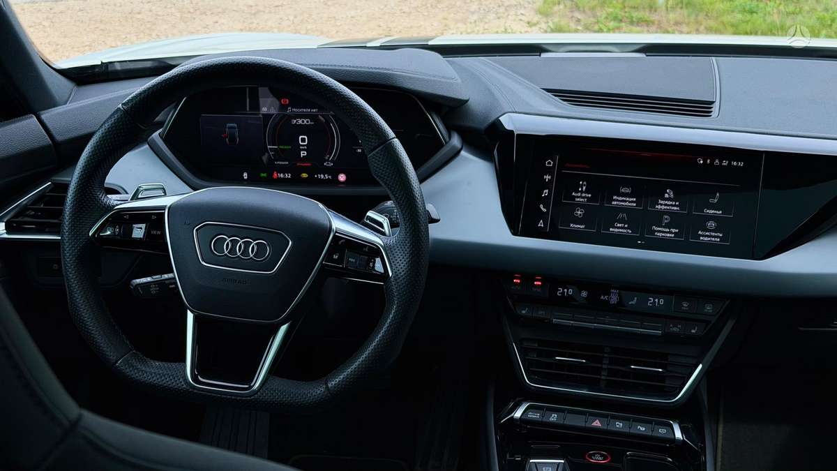 Audi e-tron GT, 93 кВт·ч, Седан