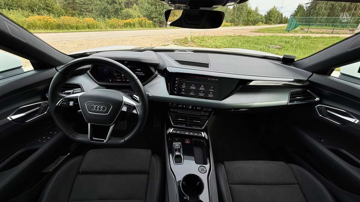 Audi e-tron GT, 93 кВт·ч, Седан