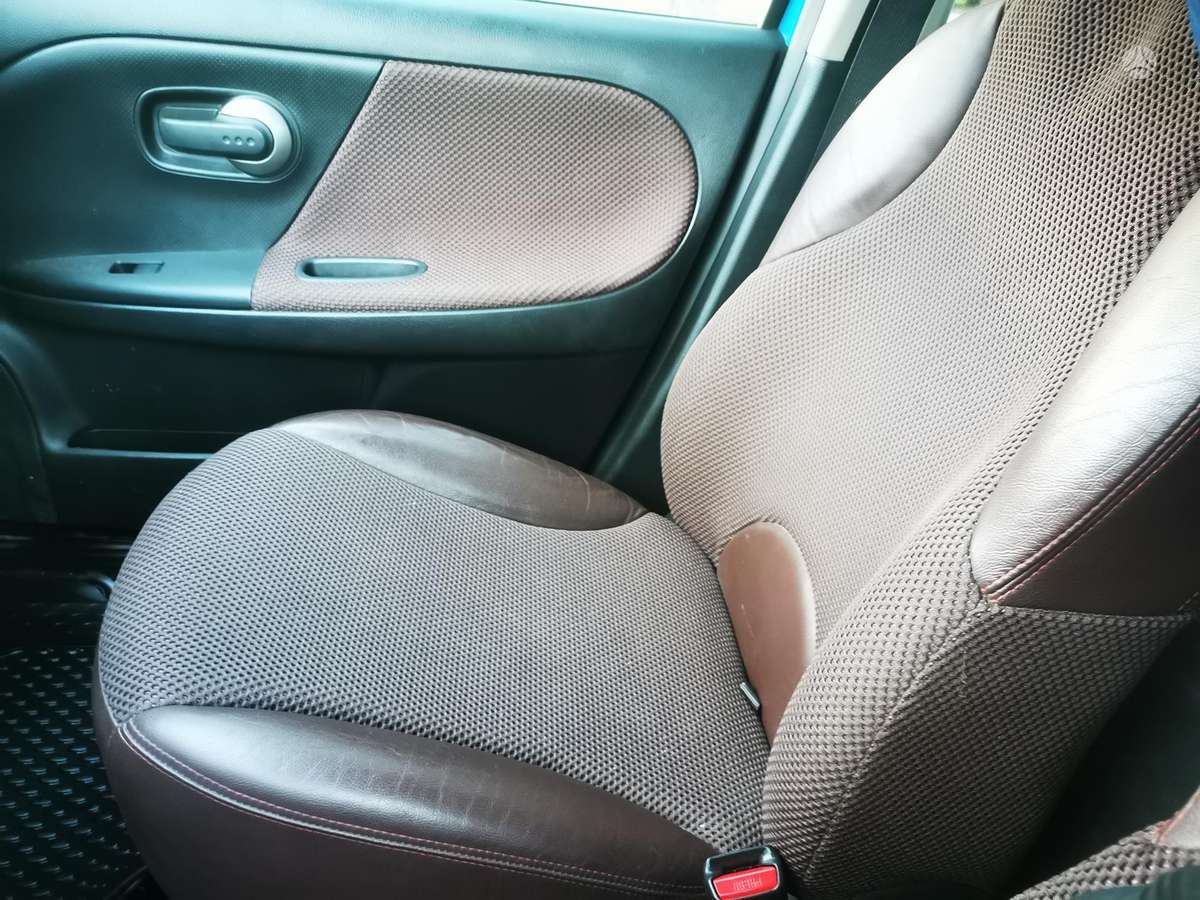 Nissan Note, 1.6 l., hatchback