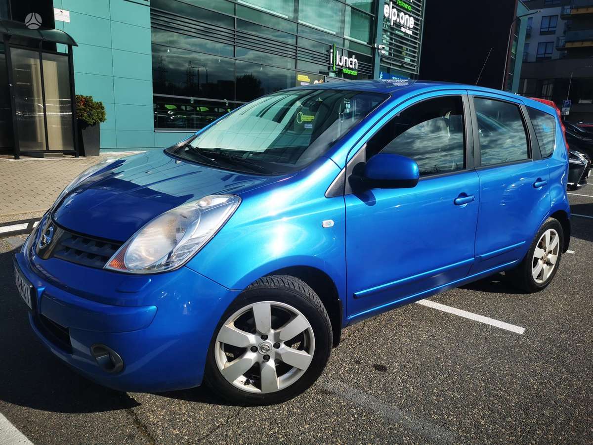 Nissan Note, 1.6 l., hatchback
