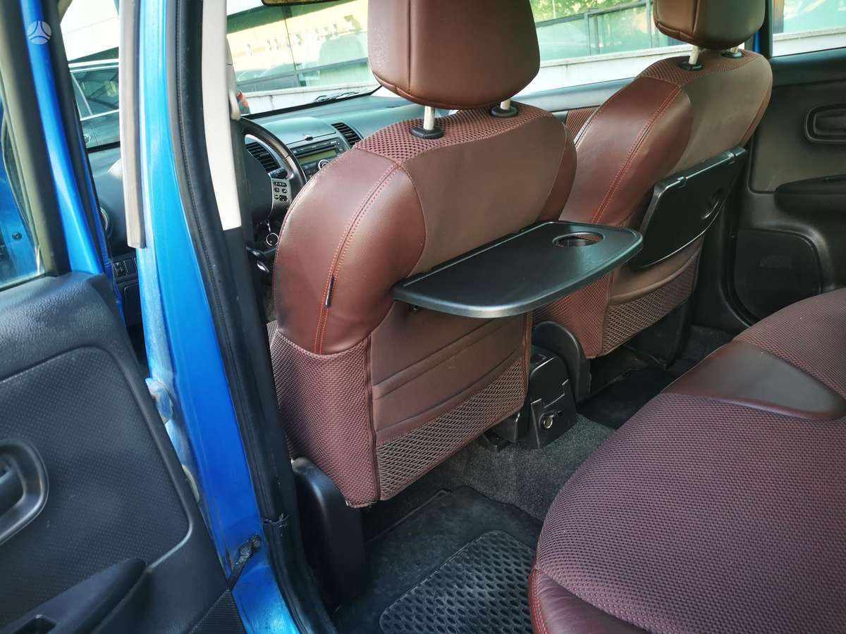 Nissan Note, 1.6 l., hatchback