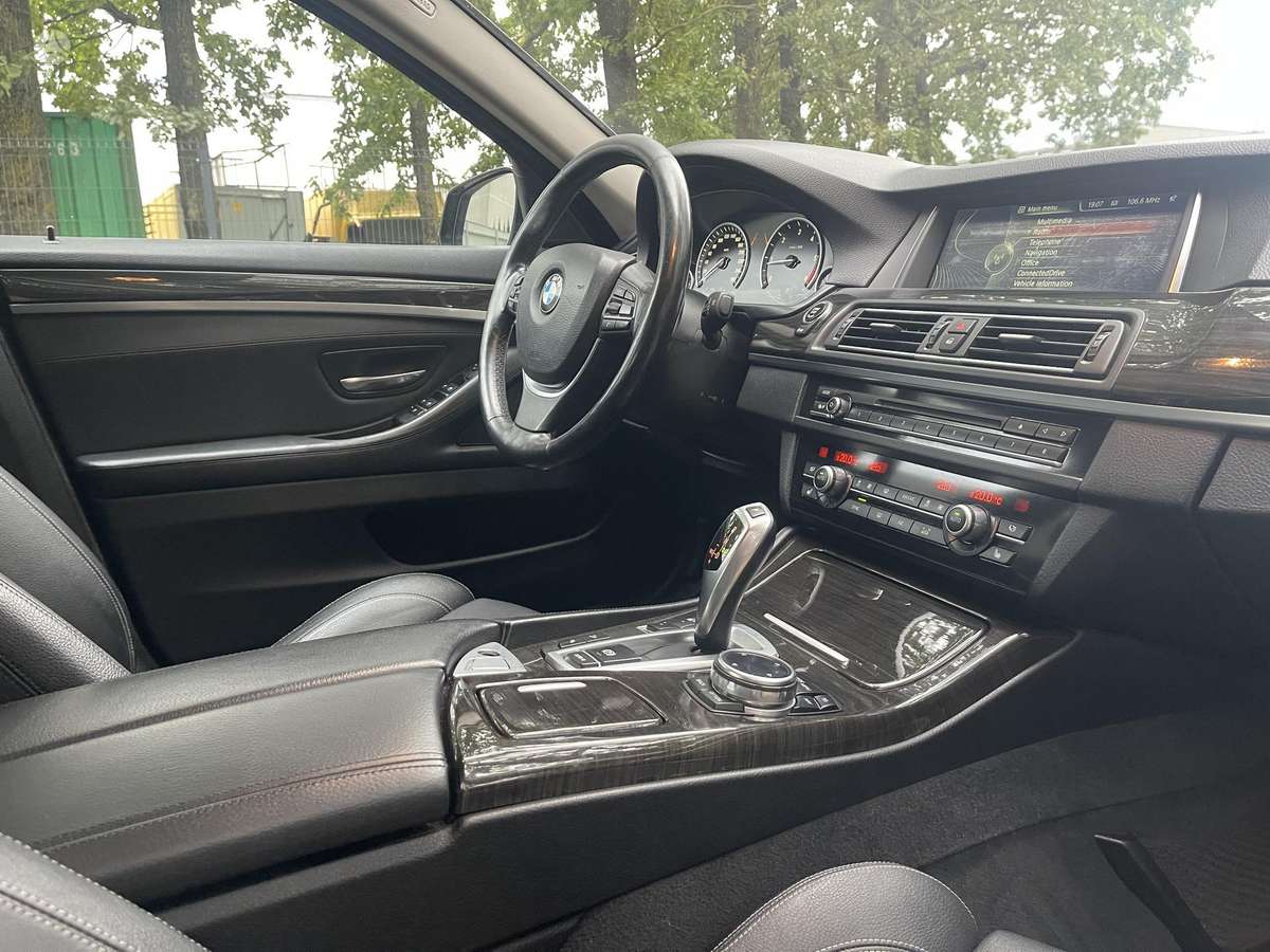 BMW 520, 2.0 l., Седан