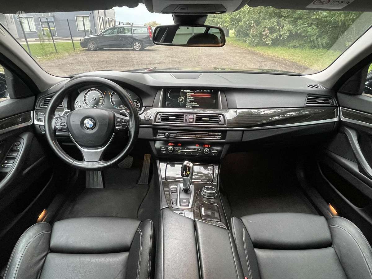 BMW 520, 2.0 l., Седан