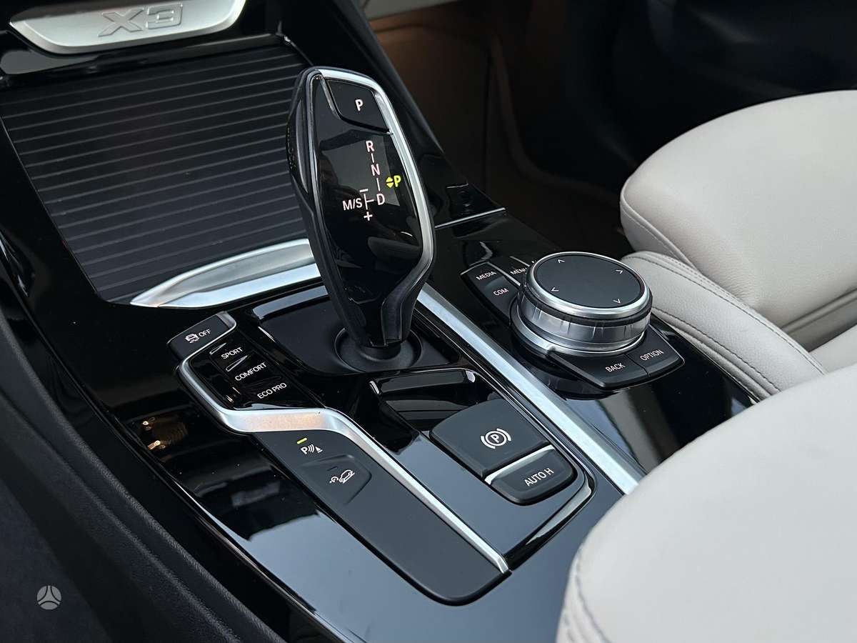 BMW X3, 3.0 l., off-road / crossover