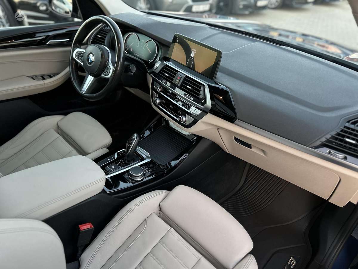 BMW X3, 3.0 l., off-road / crossover